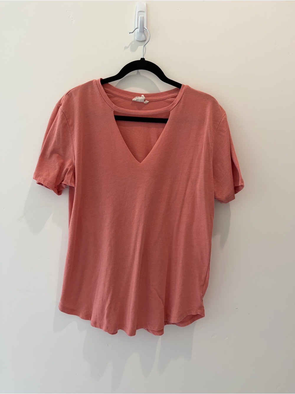 White Crow Coral V-Neck Short Sleeve Tee